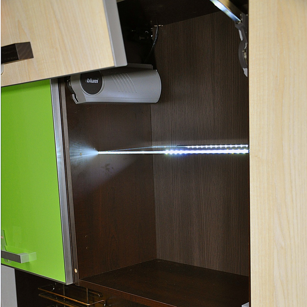 Верхняя подсветка для шкафа